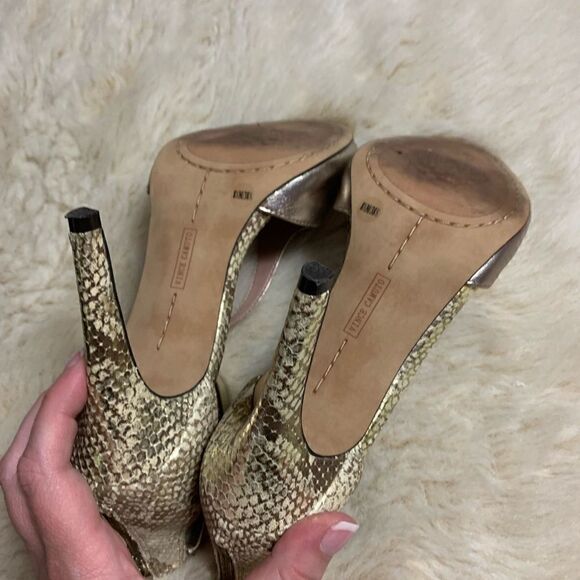Vince Camuto Kipton Gold Snake Skin Heels size 8.5 - Picture 3 of 10